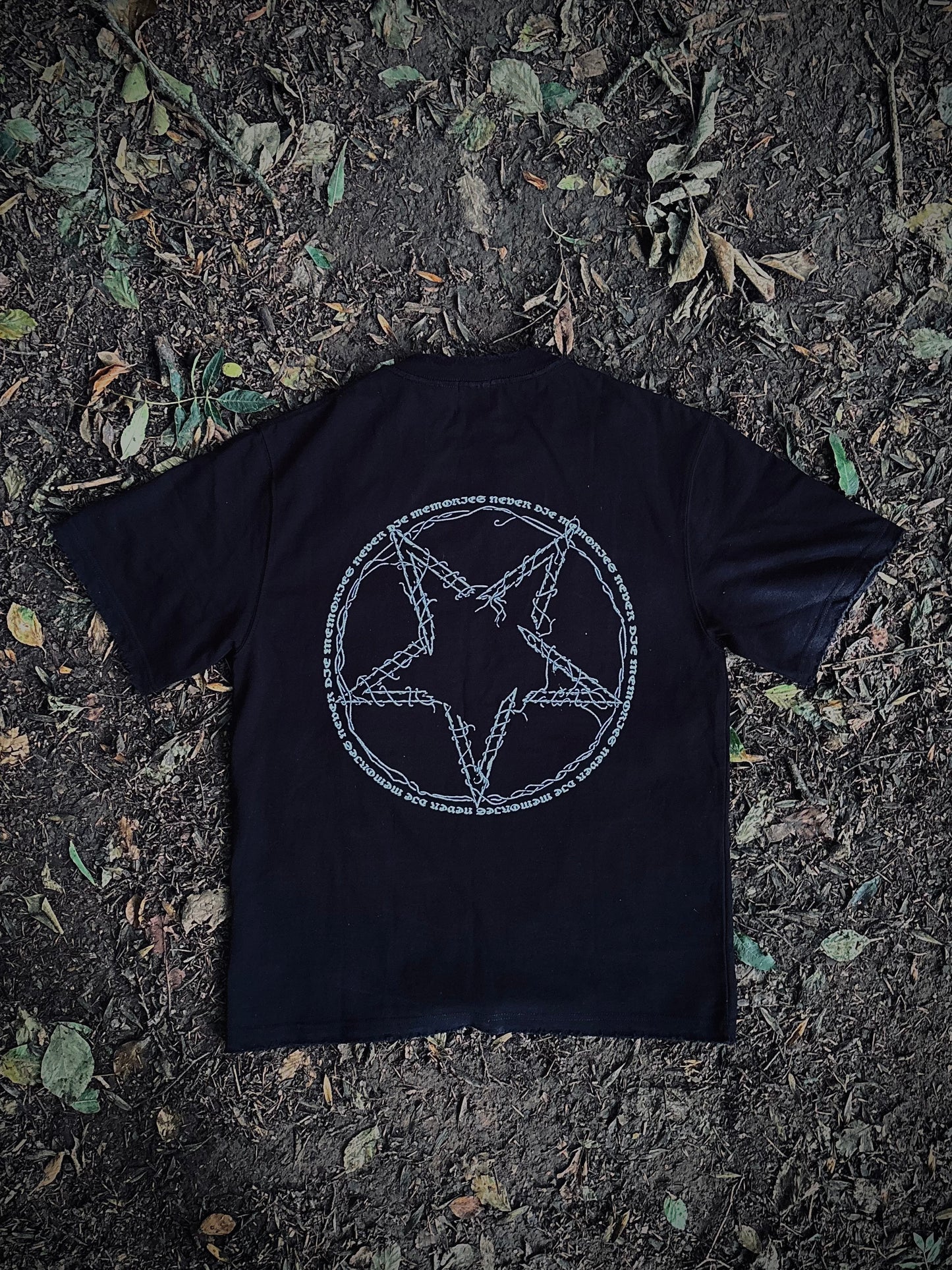 "𝔖𝔞𝔳𝔢 𝔒𝔲𝔯 𝔖𝔬𝔲𝔩𝔰" 𝔗-𝔖𝔥𝔦𝔯𝔱